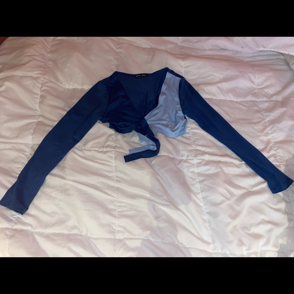 blue shein tied crop top